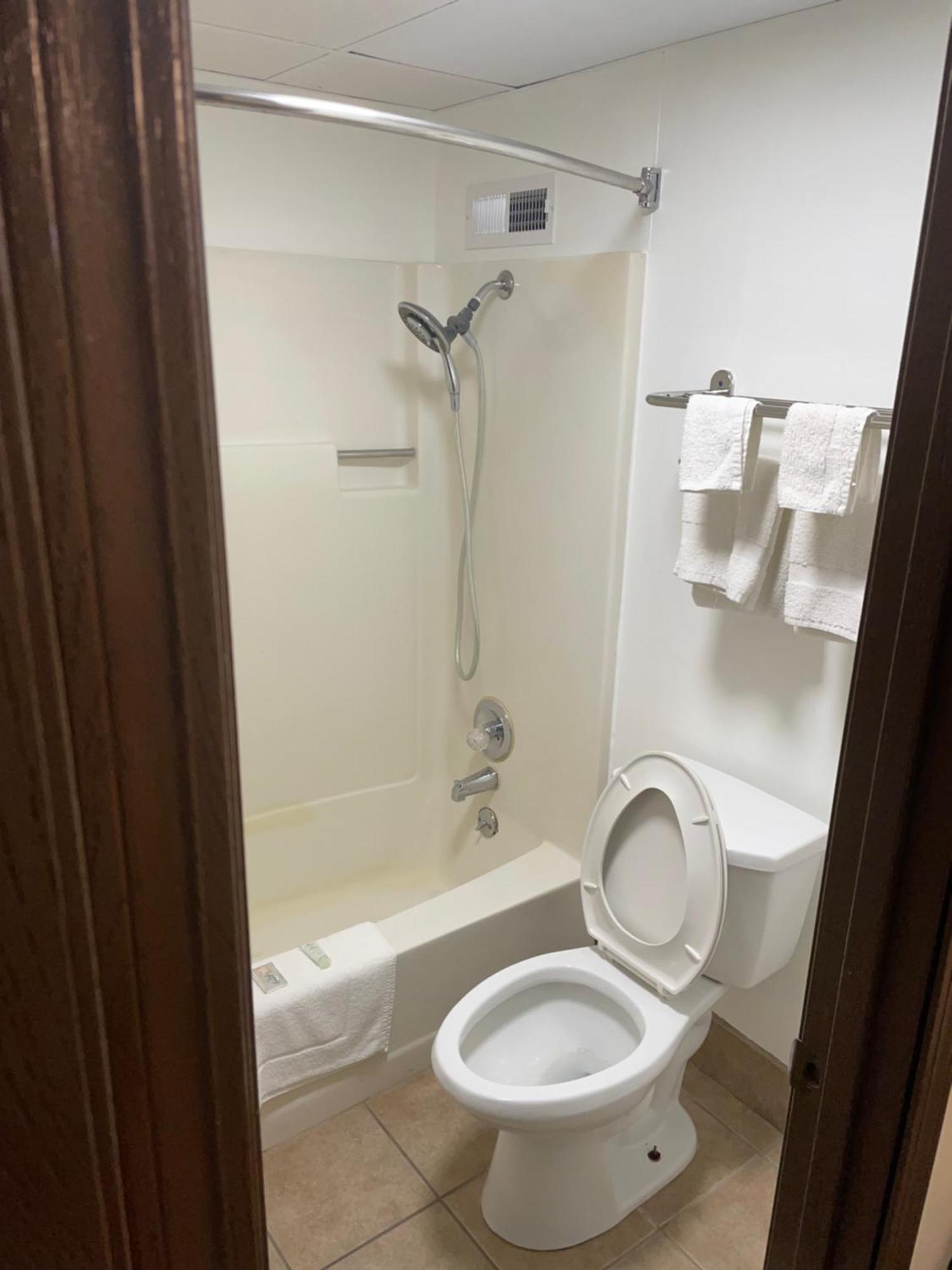 Bedford Inn Елк-Сіті Екстер'єр фото